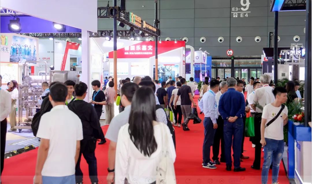 花花牛乳業(yè)集團(tuán)黨委書記、董事長(zhǎng)唐洪峰一行參加中國(guó)乳制品工業(yè)協(xié)會(huì)第三十次年會(huì)暨2024中國(guó)（國(guó)際）乳業(yè)技術(shù)博覽會(huì)