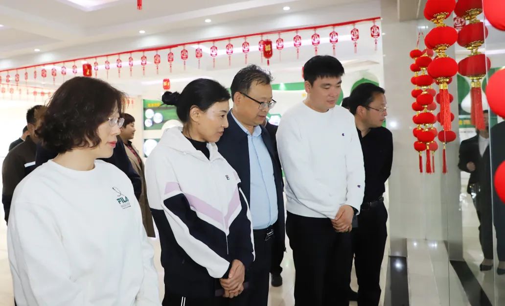 花花牛丨駐馬店市遂平縣政協(xié)黨組書記、主席張衛(wèi)東一行蒞臨花花牛魯山瑞亞牧場參觀