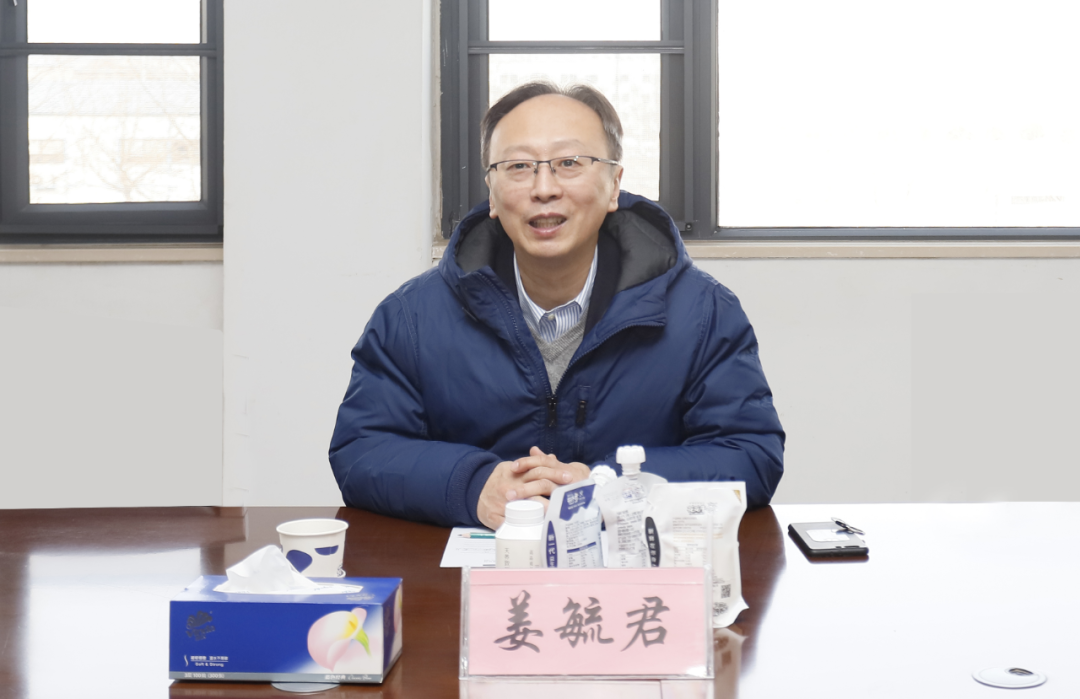 花花牛丨東北農(nóng)大食品學(xué)院院長(zhǎng)、中原食品實(shí)驗(yàn)室首席科學(xué)家姜毓君教授蒞臨花花牛乳業(yè)集團(tuán)調(diào)研