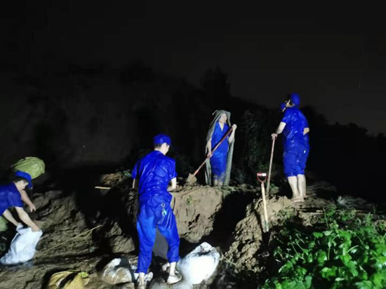 微光匯聚、風雨同舟，我們一起扛！