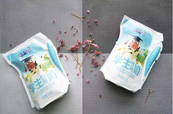 花花牛首款愛克林低溫學生飲用酸牛奶上市啦?。?！