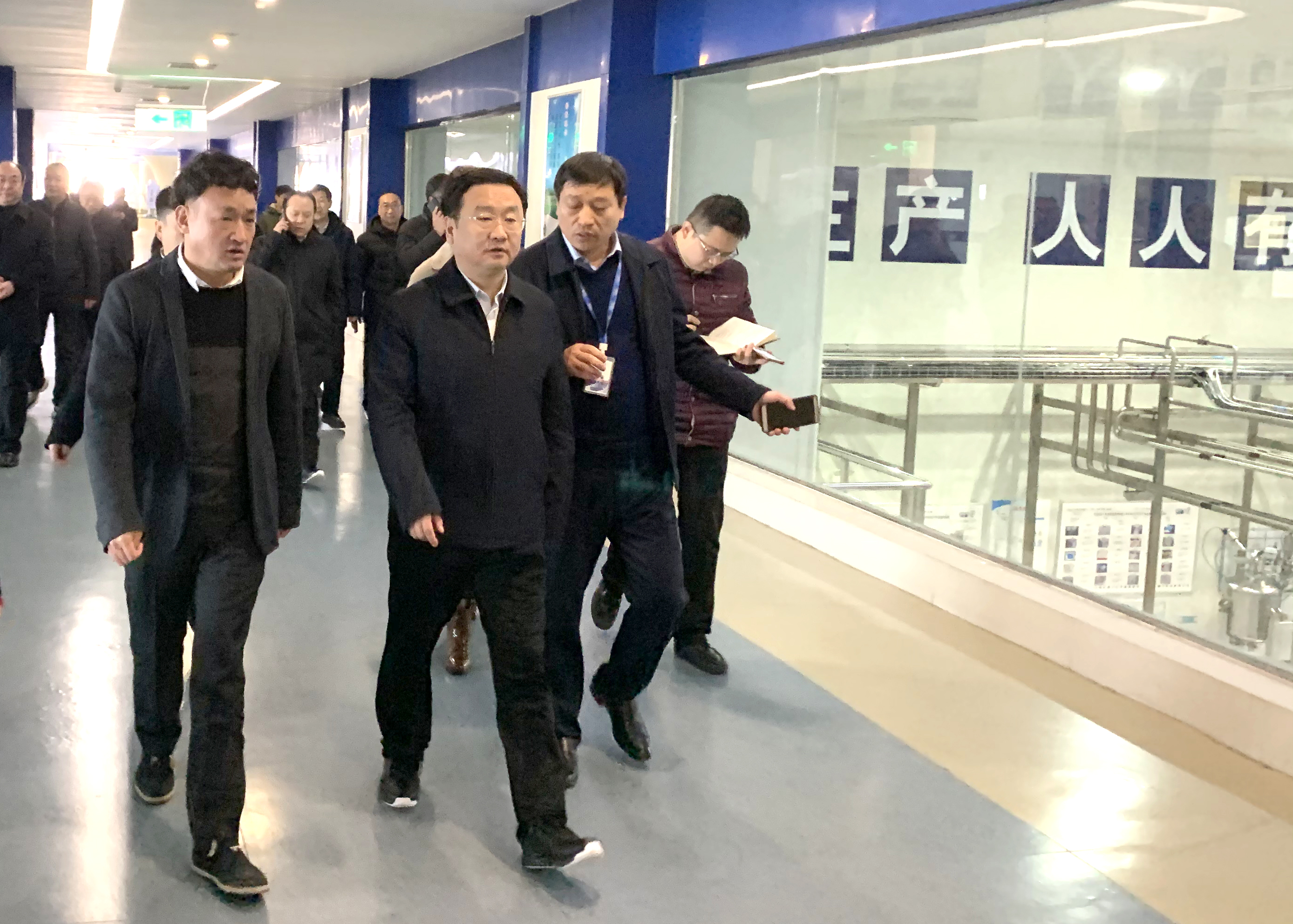 鄭州市委副書記、市長王新偉蒞臨花花牛乳業(yè)集團調(diào)研