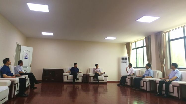 駐馬店市委常委、統(tǒng)戰(zhàn)部長姚新文 蒞臨花花牛乳業(yè)集團(tuán)總部調(diào)研