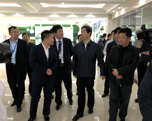 河南省委副書記、省長陳潤兒一行蒞臨 花花牛集團(tuán)魯山瑞亞牧業(yè)有限公司視察調(diào)研